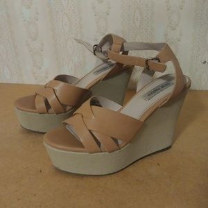 Steve Madden tan/nude leather wedge